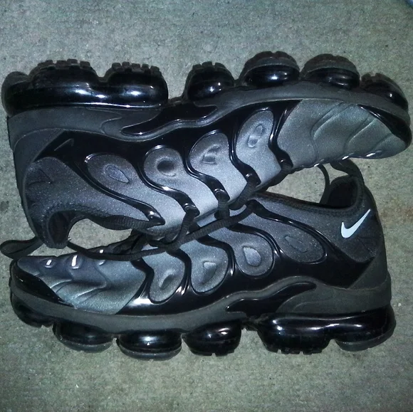 Nike Vapor Max Plus Worn Around The House Gf Bought Too Small sz 10 - Picture 1 of 10